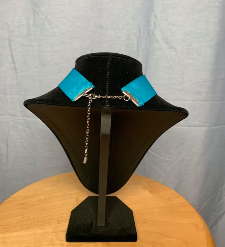 Women’s Feather Choker Necklace