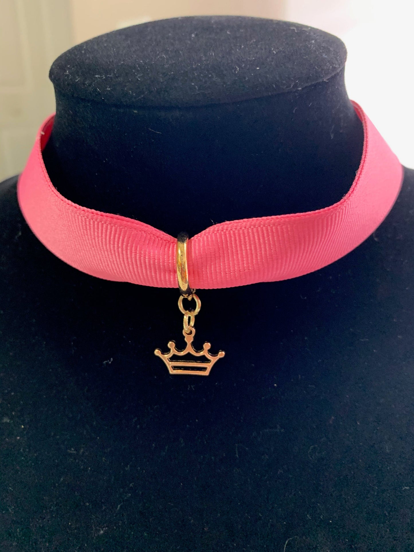 Women's Sleeping Princess Choker Necklace