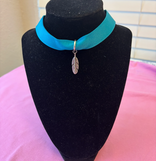 Women’s Feather Choker Necklace