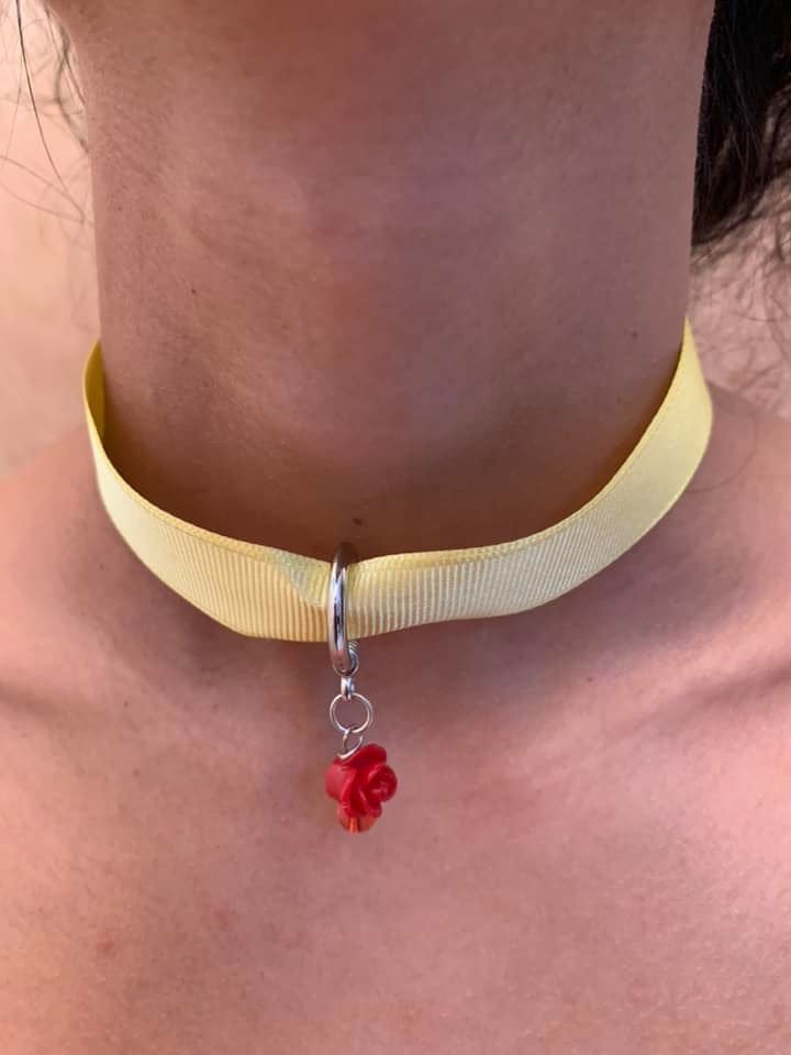 Women’s Red Rose Choker Necklace