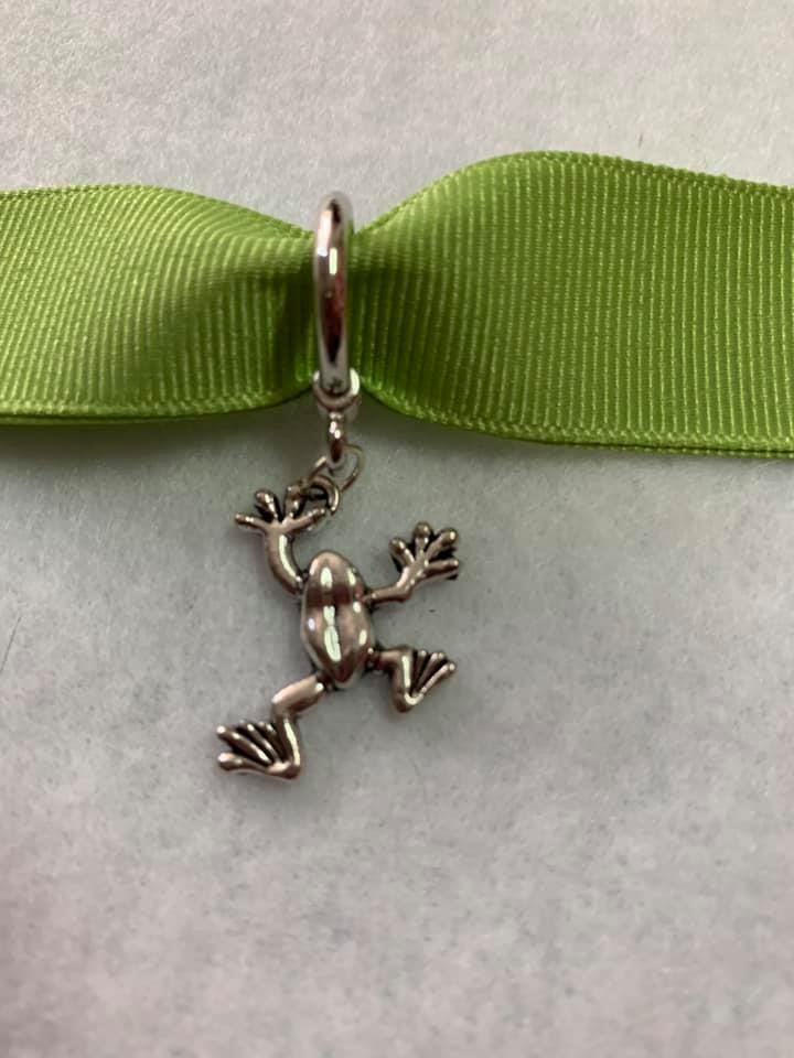 Women’s Frog Choker Necklace