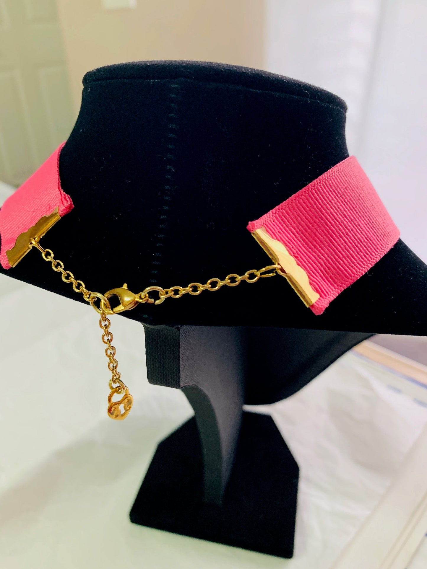 Women's Sleeping Princess Choker Necklace